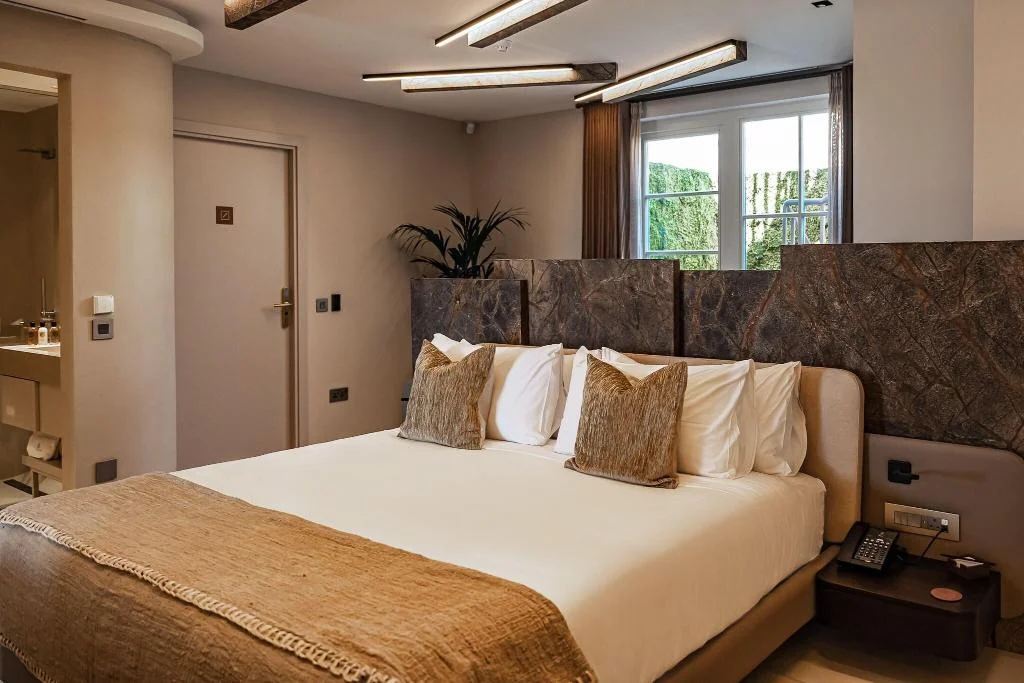 Iniala Harbour House hotel interior