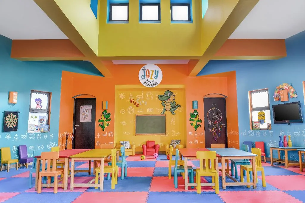 Jaz Aquamarine Resort hotel interior