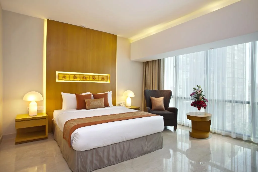 Lakeshore Hotel hotel interior