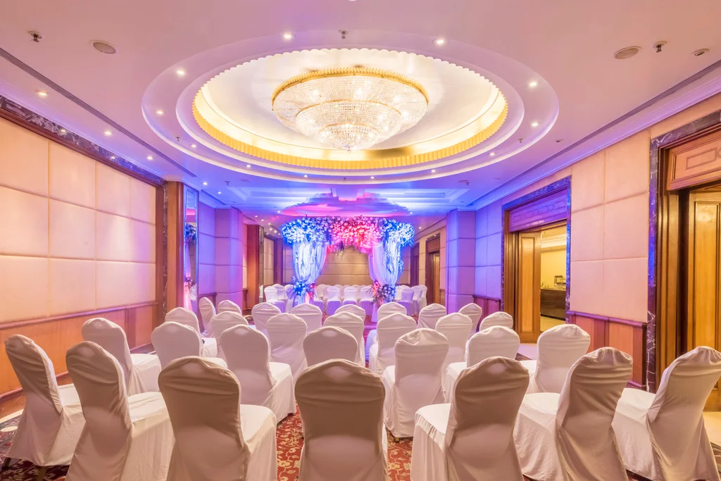 Laleh International Hotel hotel interior