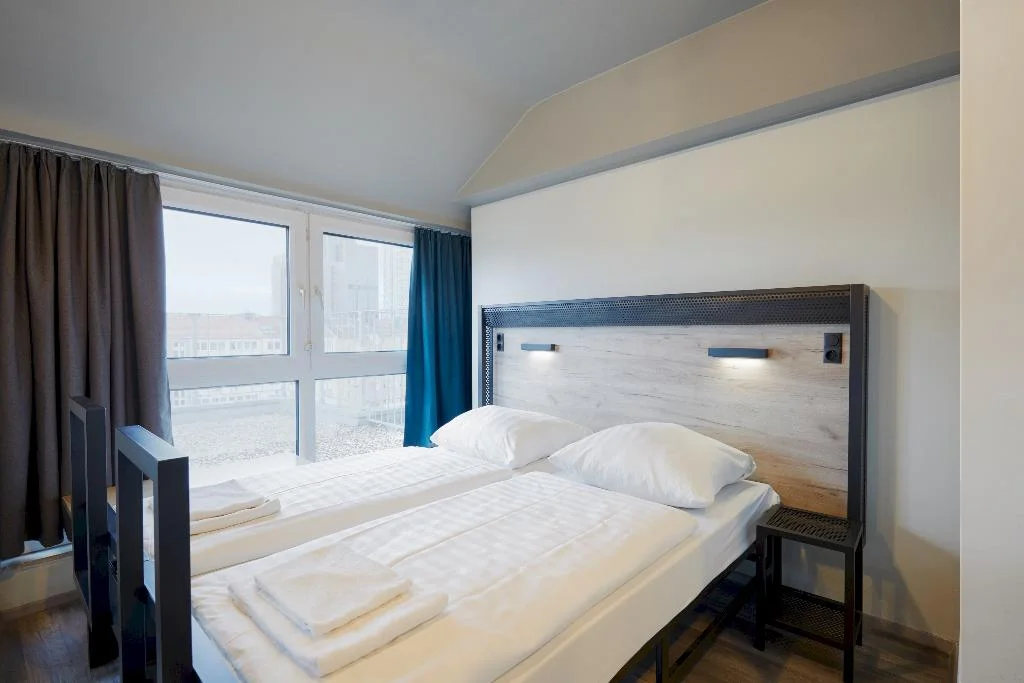 Motel One Düsseldorf Hauptbahnhof hotel interior