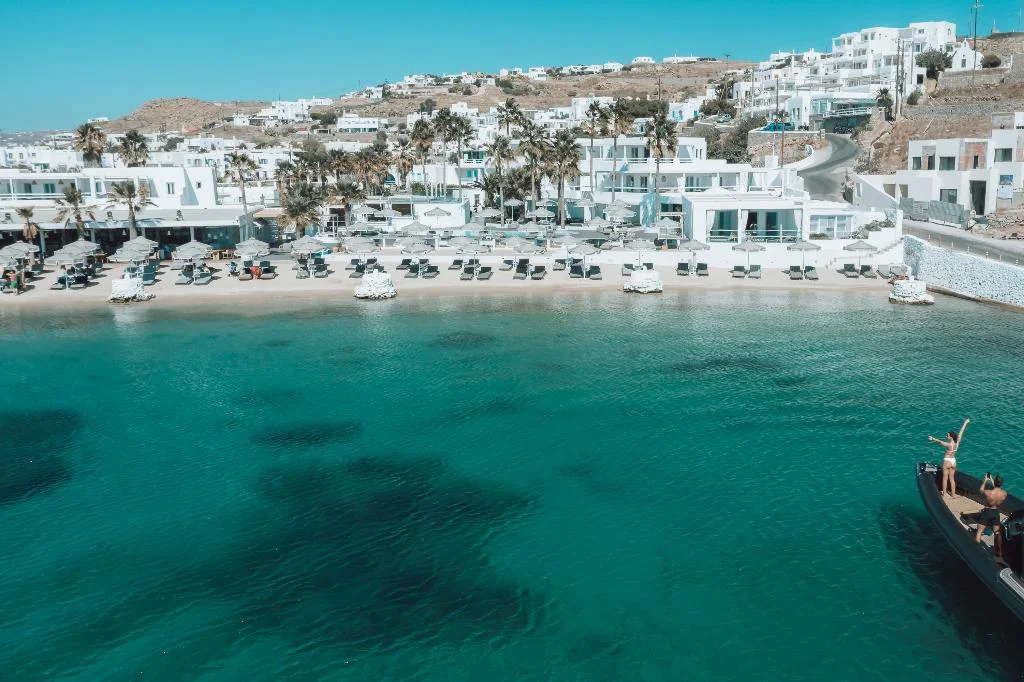 Interior de Mykonos Blu em Psarou Beach, Mykonos