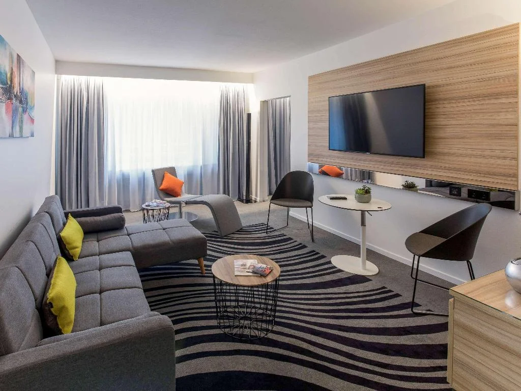 Novotel Luxembourg Centre hotel interior