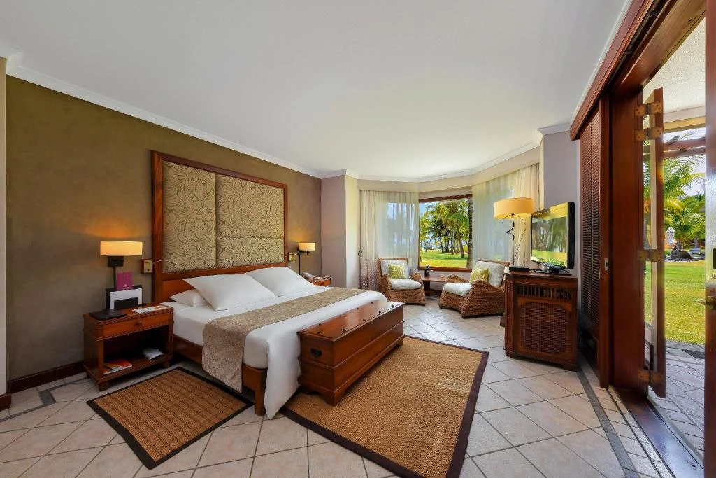 Paradis Beachcomber Golf Resort & Spa hotel interior