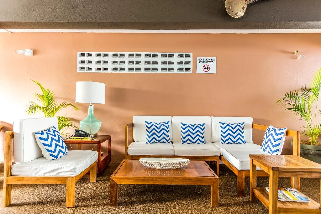 Pirate's Inn hotel interior