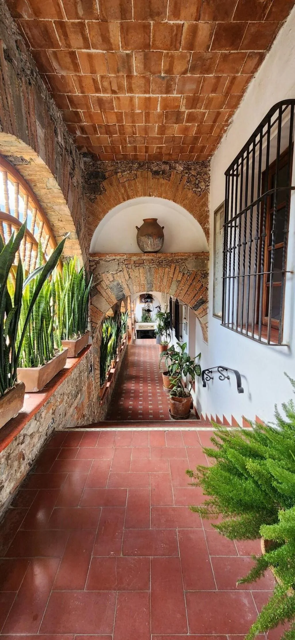 Posada de la Flor hotel interior