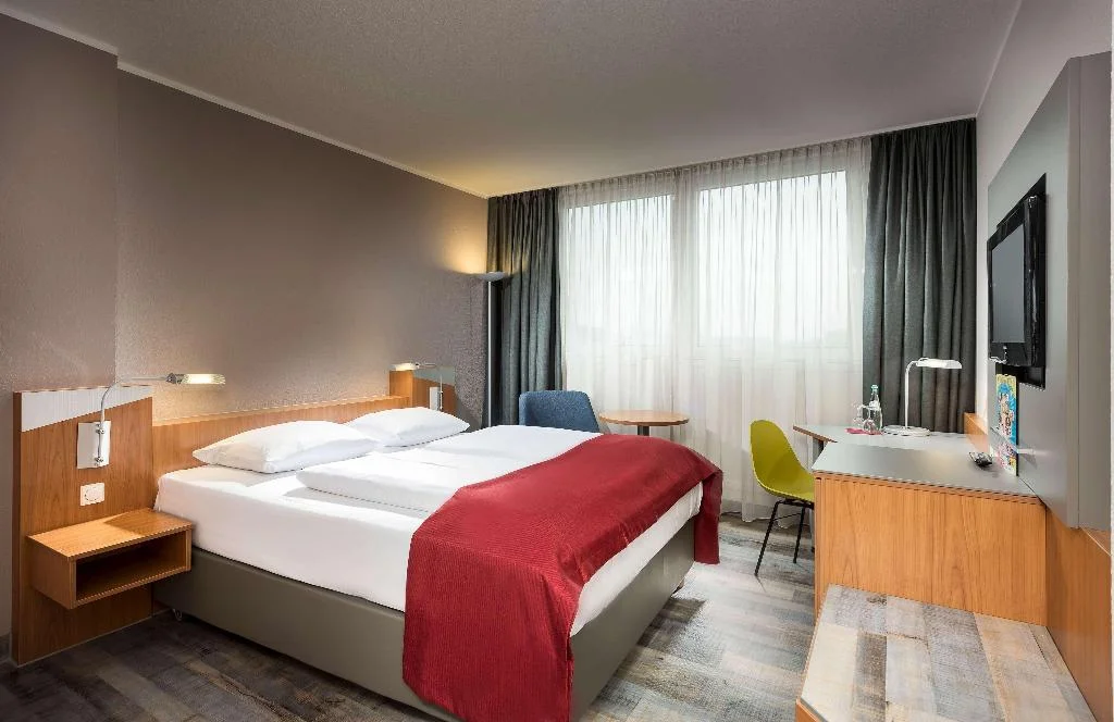 Ramada by Wyndham Aktobe hotel interior