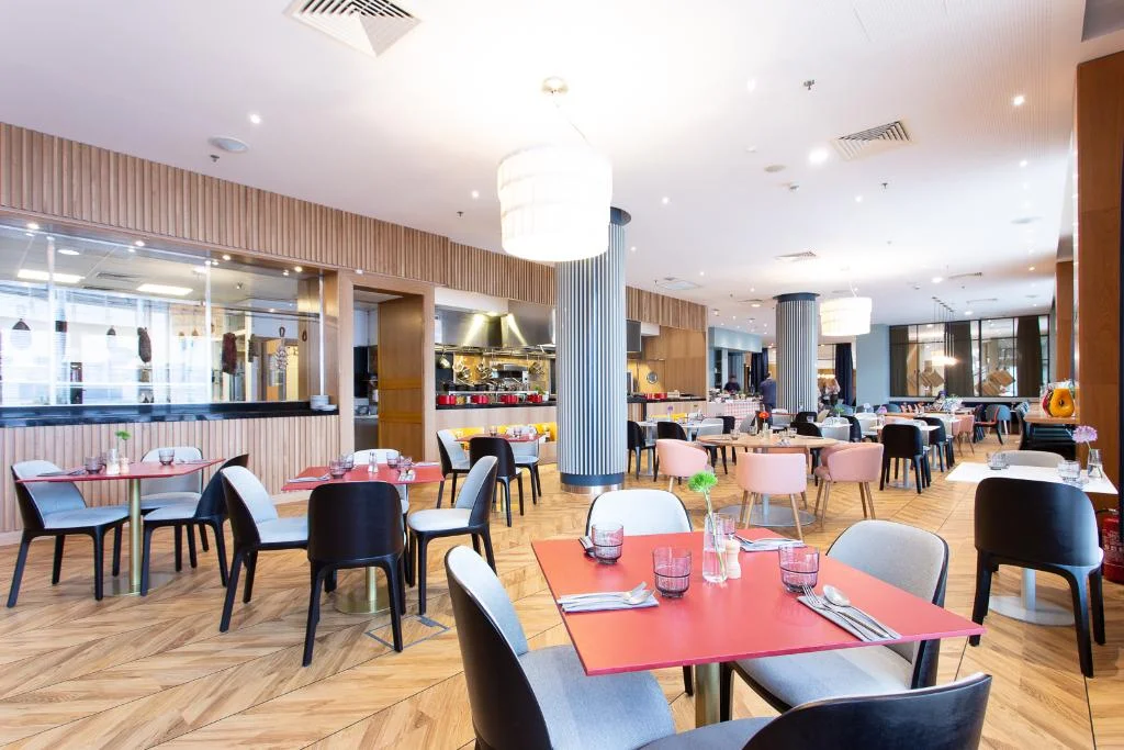 Sheraton Poznan Hotel hotel interior