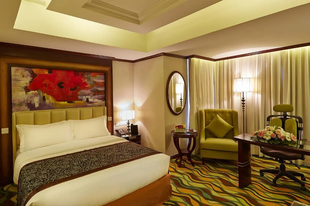 Six Seasons Hotel hotel interior