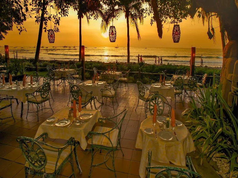Tamarindo Diria Beach Resort hotel interior
