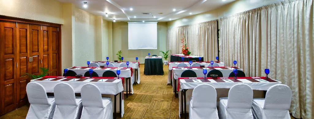 Tanoa Plaza Hotel hotel interior