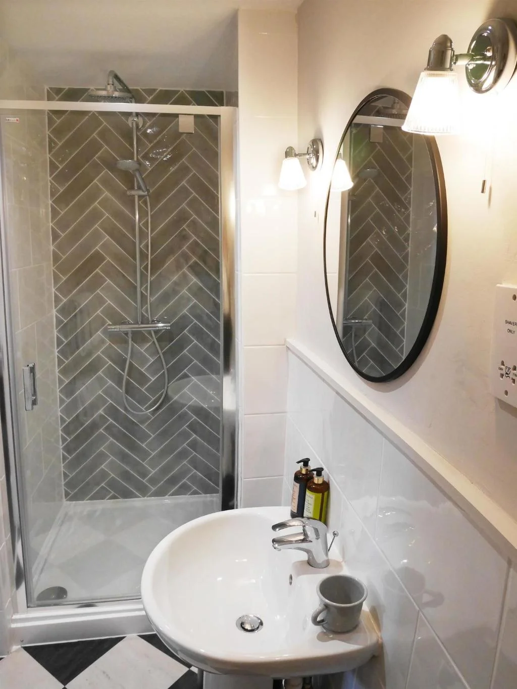 The Fleece Hotel hotel interior