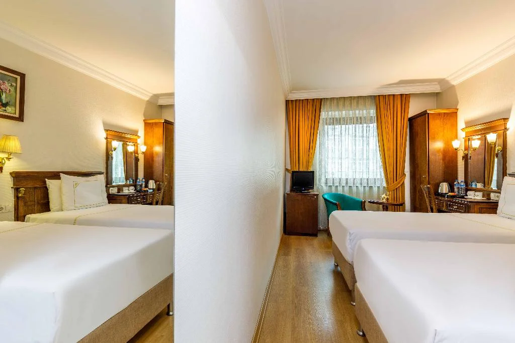 The Golden Crown Hotel hotel interior
