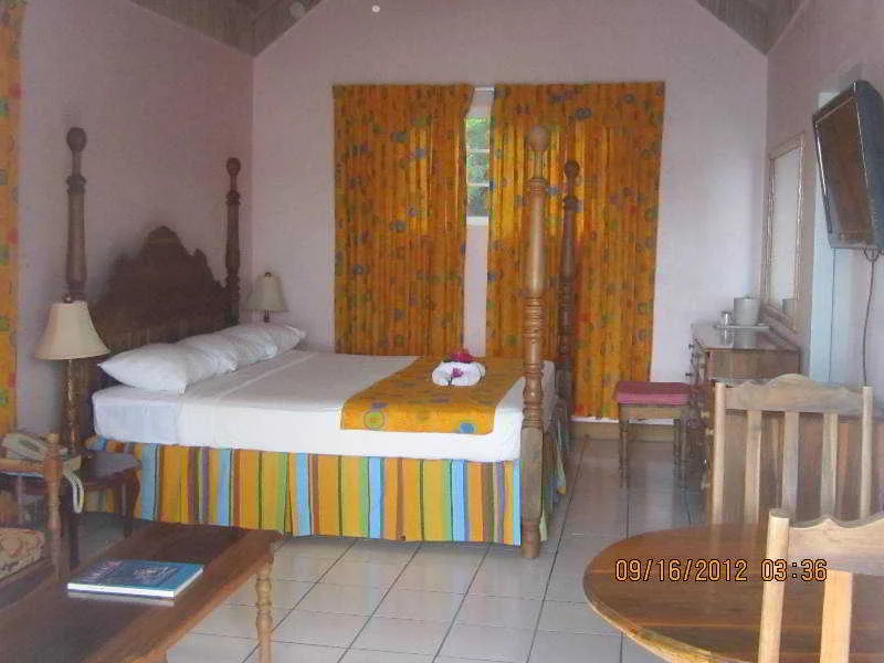 St. JamesのPaynes BayにあるTreasure Beach Hotelの屋内
