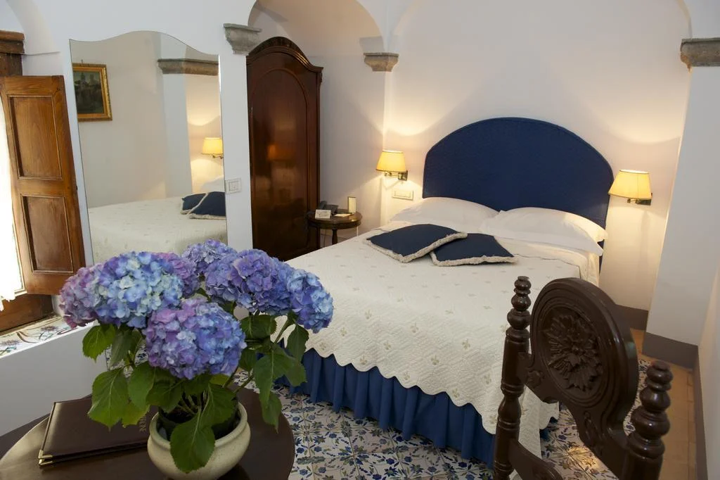 Villa Cimbrone Hotel hotel interior