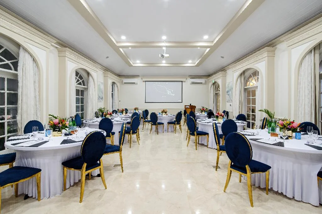 Windjammer Landing Villa Beach Resort hotel interior