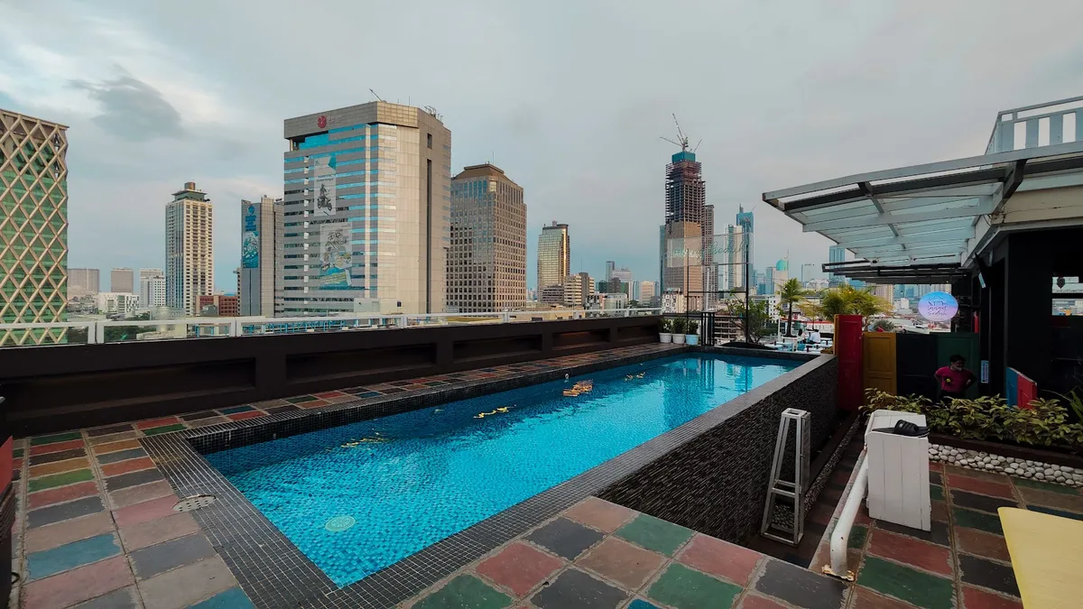 1O1 URBAN Jakarta Thamrin Hotels, Jakarta interior view