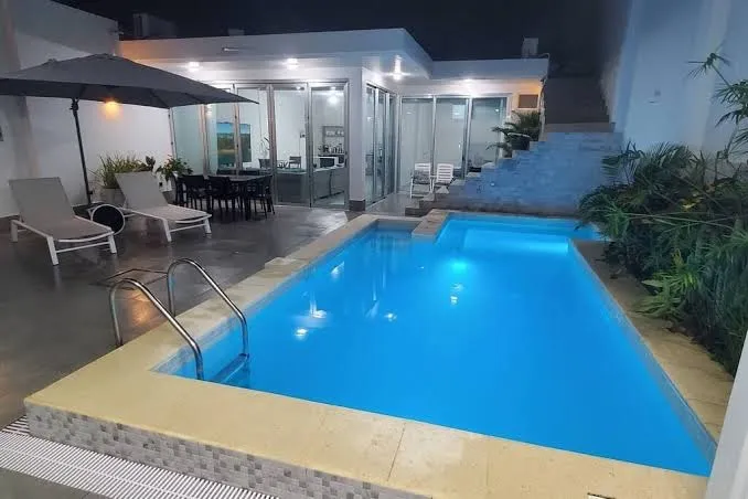 5 minutes to Playaman Beach! Romantic beach villa with pool /jacuzzi!, Galapagos Islands interior view