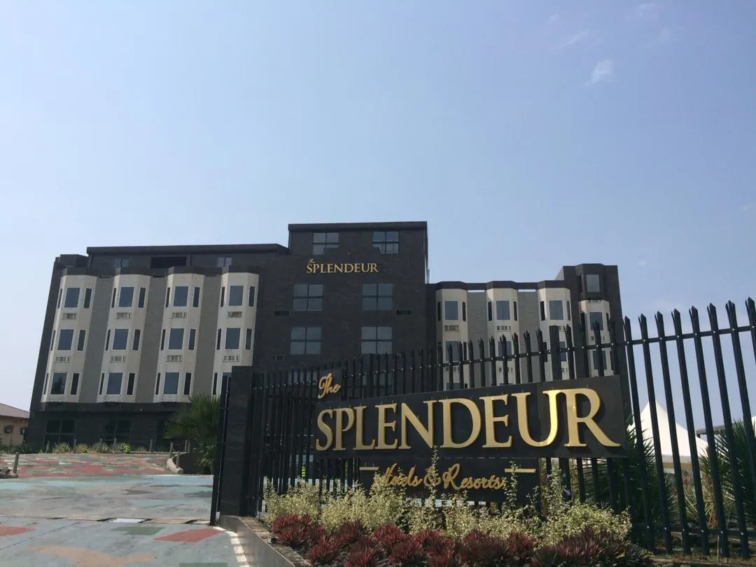 679372636 The Splendeur, Hotels & Resorts, Limbe interior view