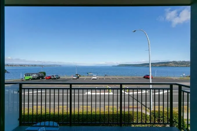 Acacia Lake View Motel, Taupo interior view