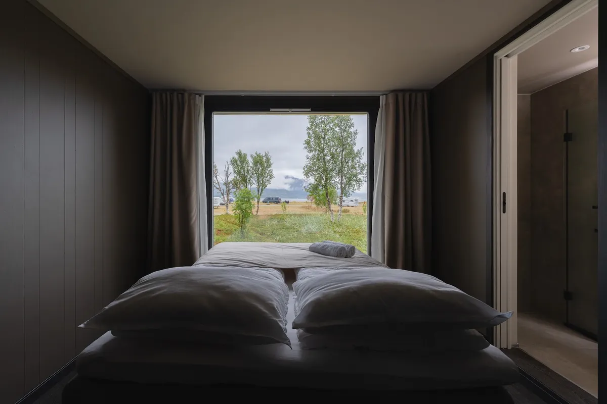 Aera - Panorama glass lodge, Tromso interior view