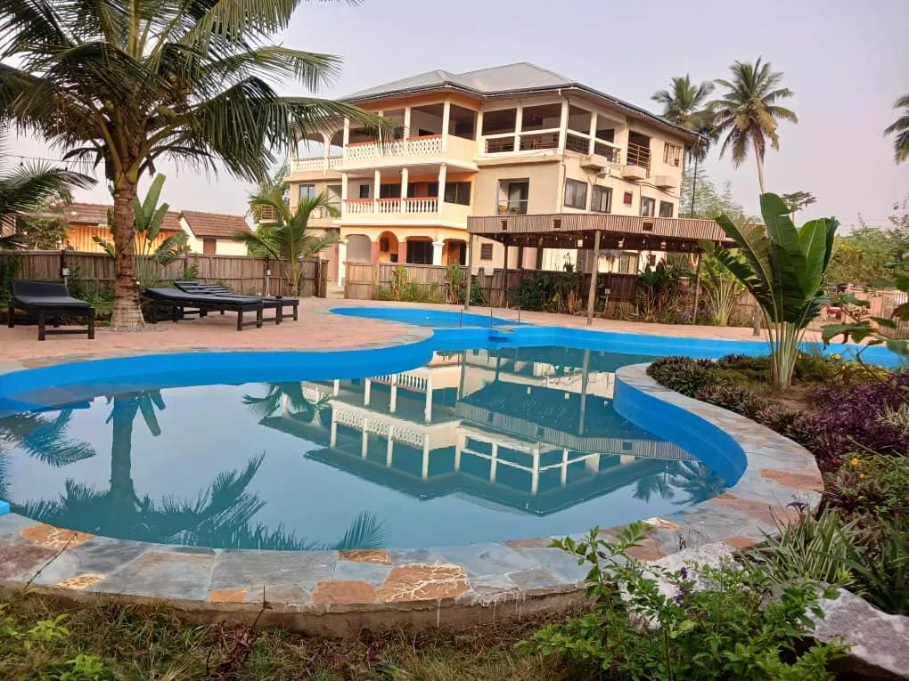 Afiki Beach House, Elmina interior view