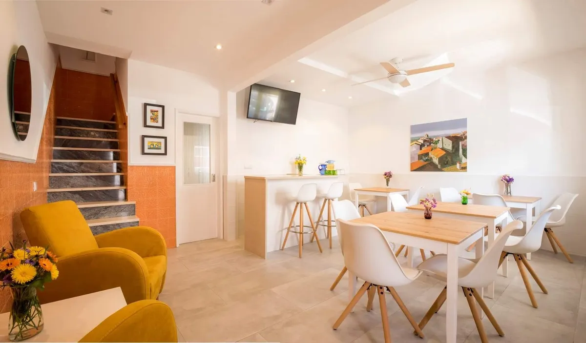 Alto Mar Inn, Lagos interior view
