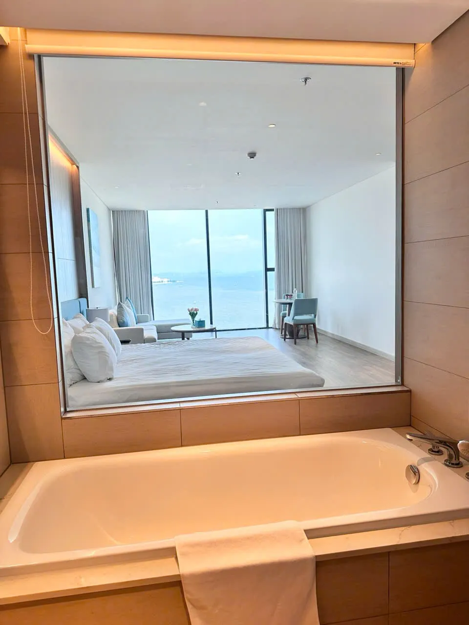 Anstay Residence by A La Carte Hạ Long, Ha Long Bay interior view