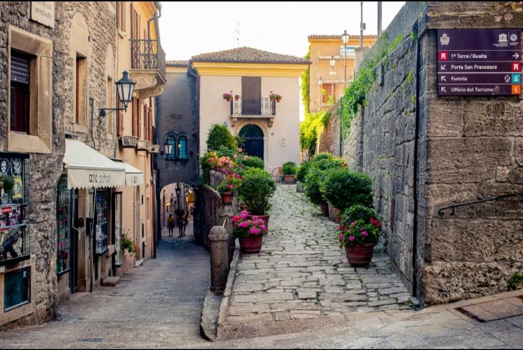 antica bifora rsm, San Marino City interior view