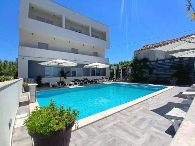 Apartmant rooms Villa Rosa Medulin - Double Room with Pool View, Istria interior view