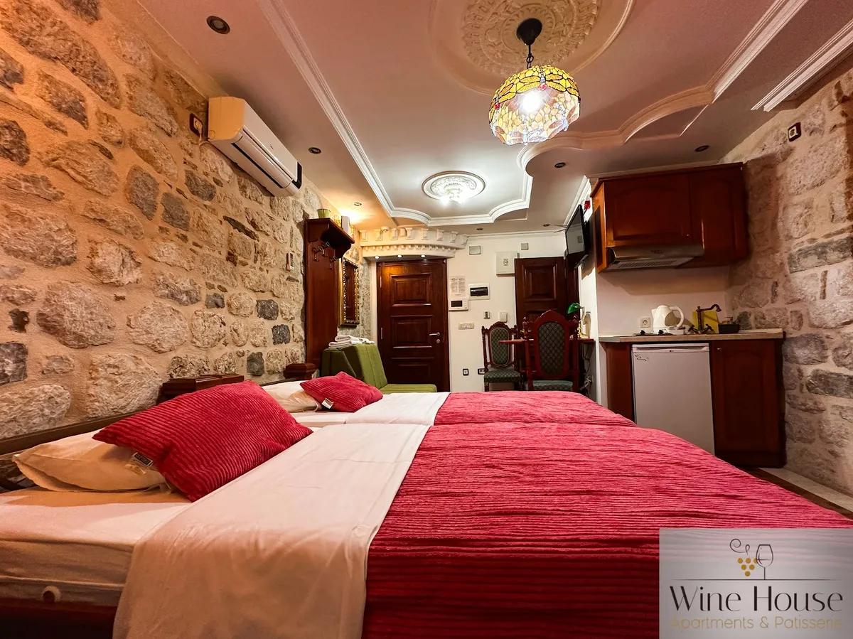 Apartments Wine House Old Town, Kotor interior view