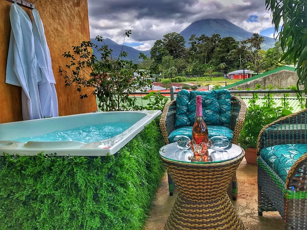 Arenal Rooms, La Fortuna interior view