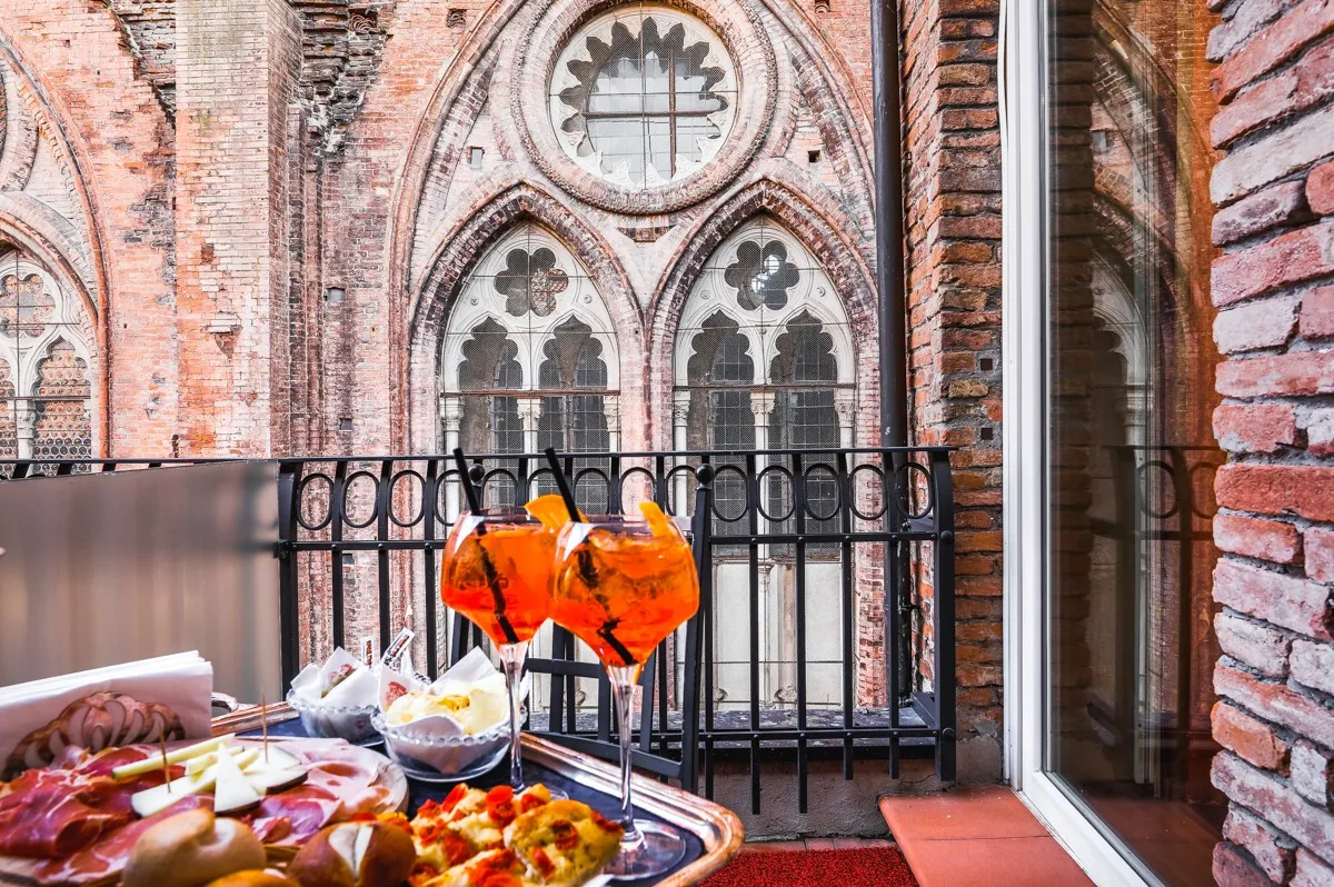 Art Hotel Commercianti, Bologna interior view