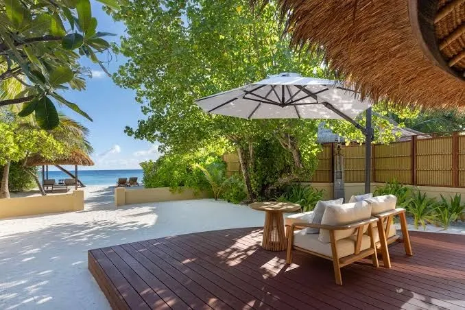 Banyan Tree Vabbinfaru, North Male Atoll interior view