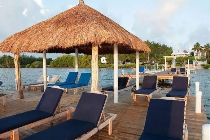 Barbara's Beach House - Three-Bedroom Apartment, Caye Caulker interior view