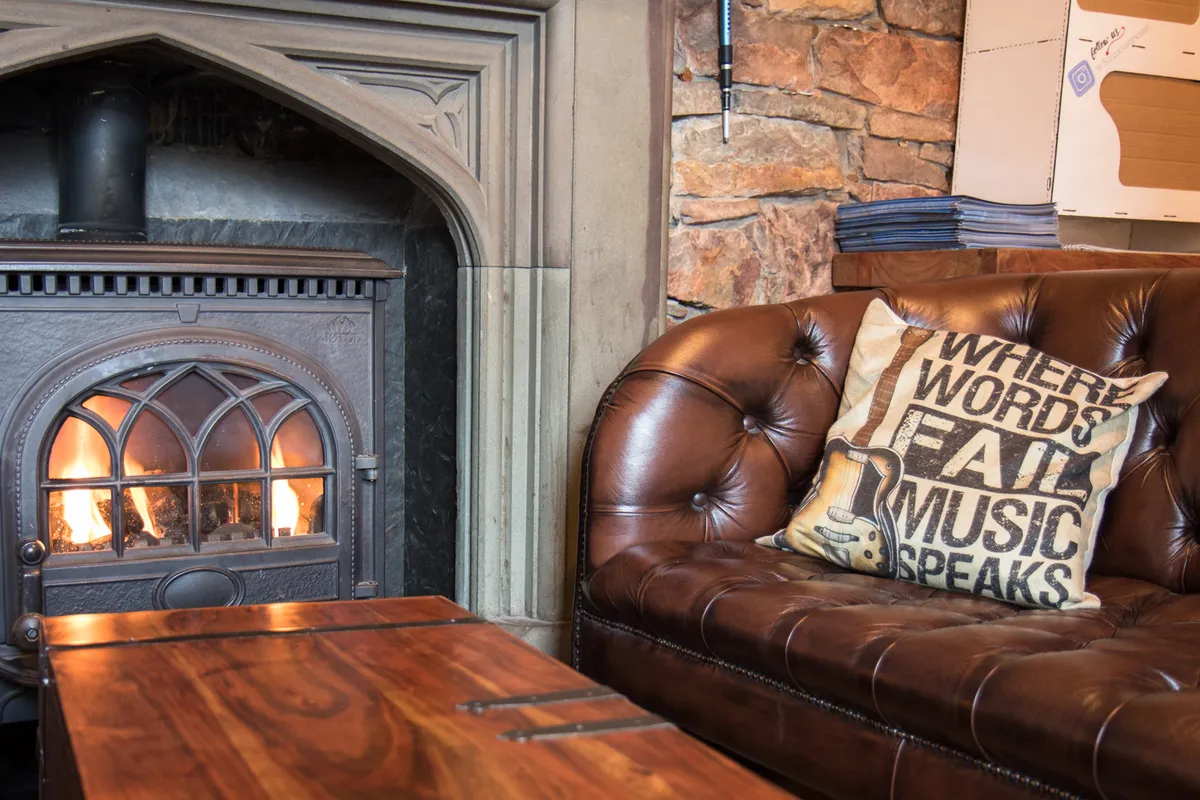 Bazpackers, Inverness interior view