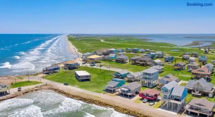 Beachfront Home with Unrivaled Views of the Ocean, Freeport interior view