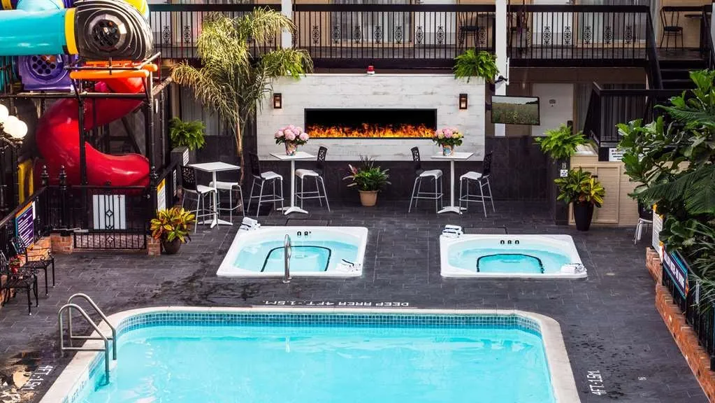Best Western Plus Cairn Croft Hotel, Niagara Falls interior view