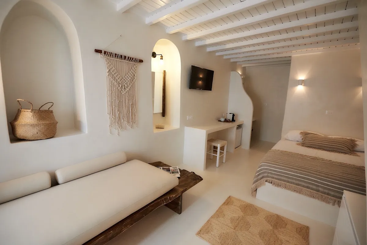 Blanco Mykonos, Mykonos interior view