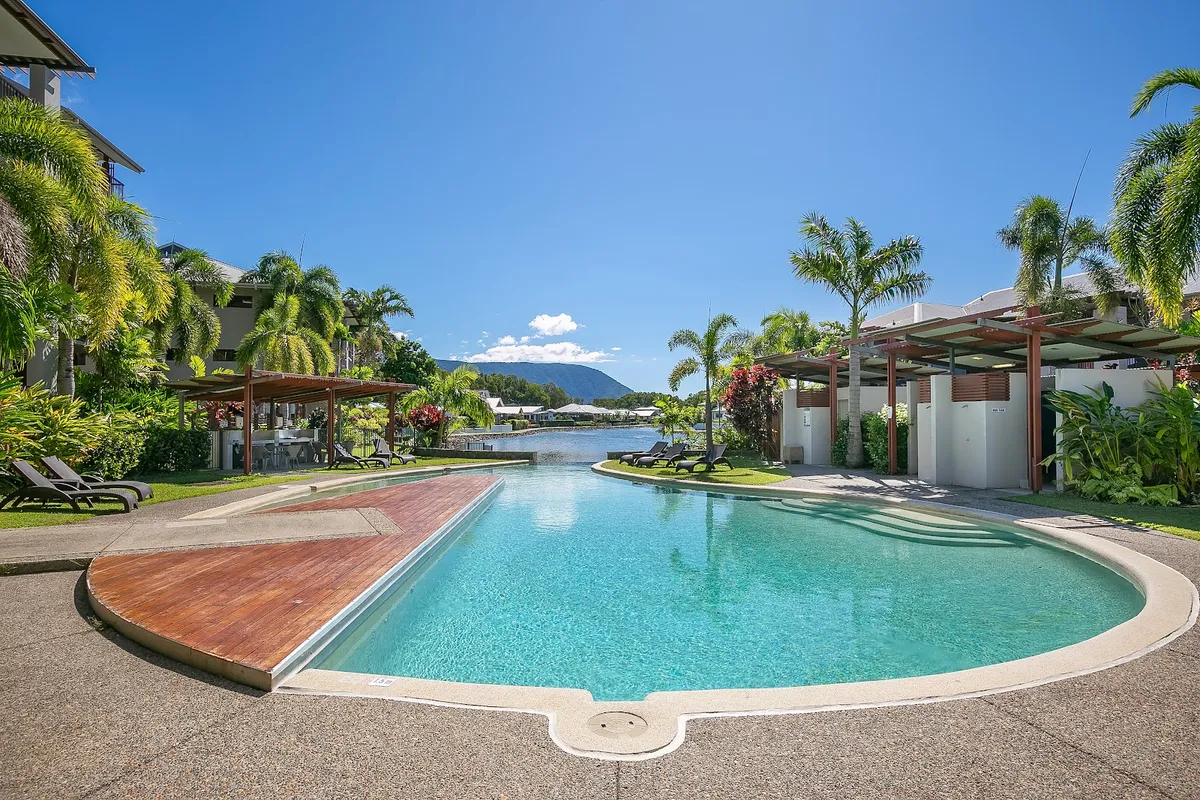 Blue Lagoon Resort, Cairns interior view