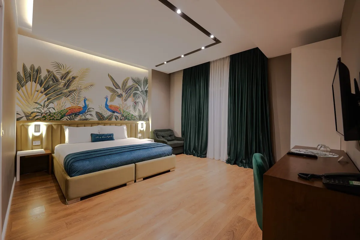 Bonsai, Tirana interior view