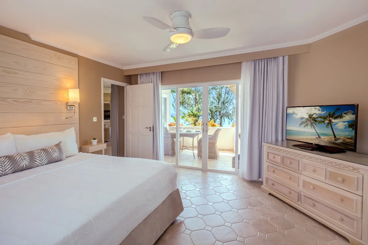 Bougainvillea Barbados, Oistins interior view
