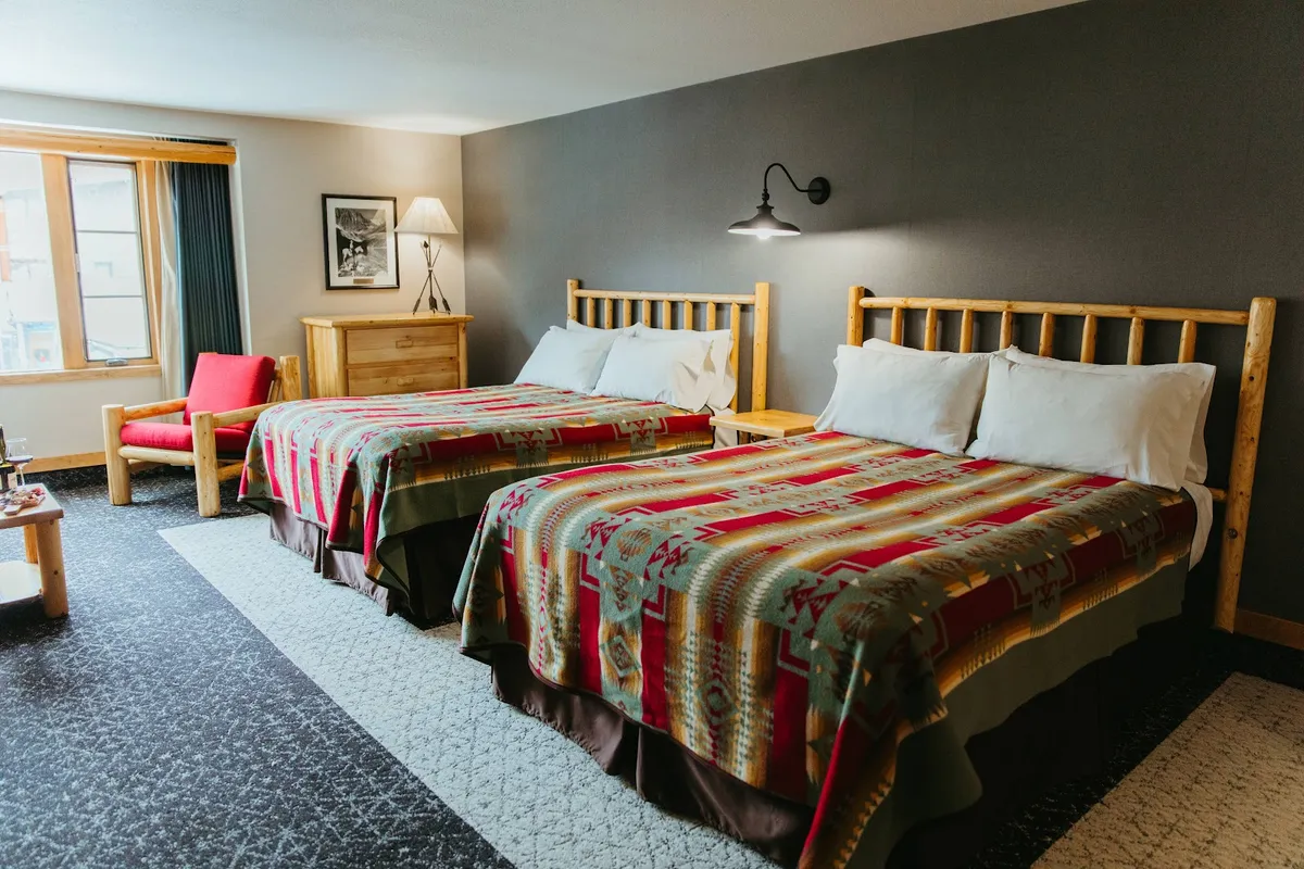 Brewster Mountain Lodge, Banff interior view