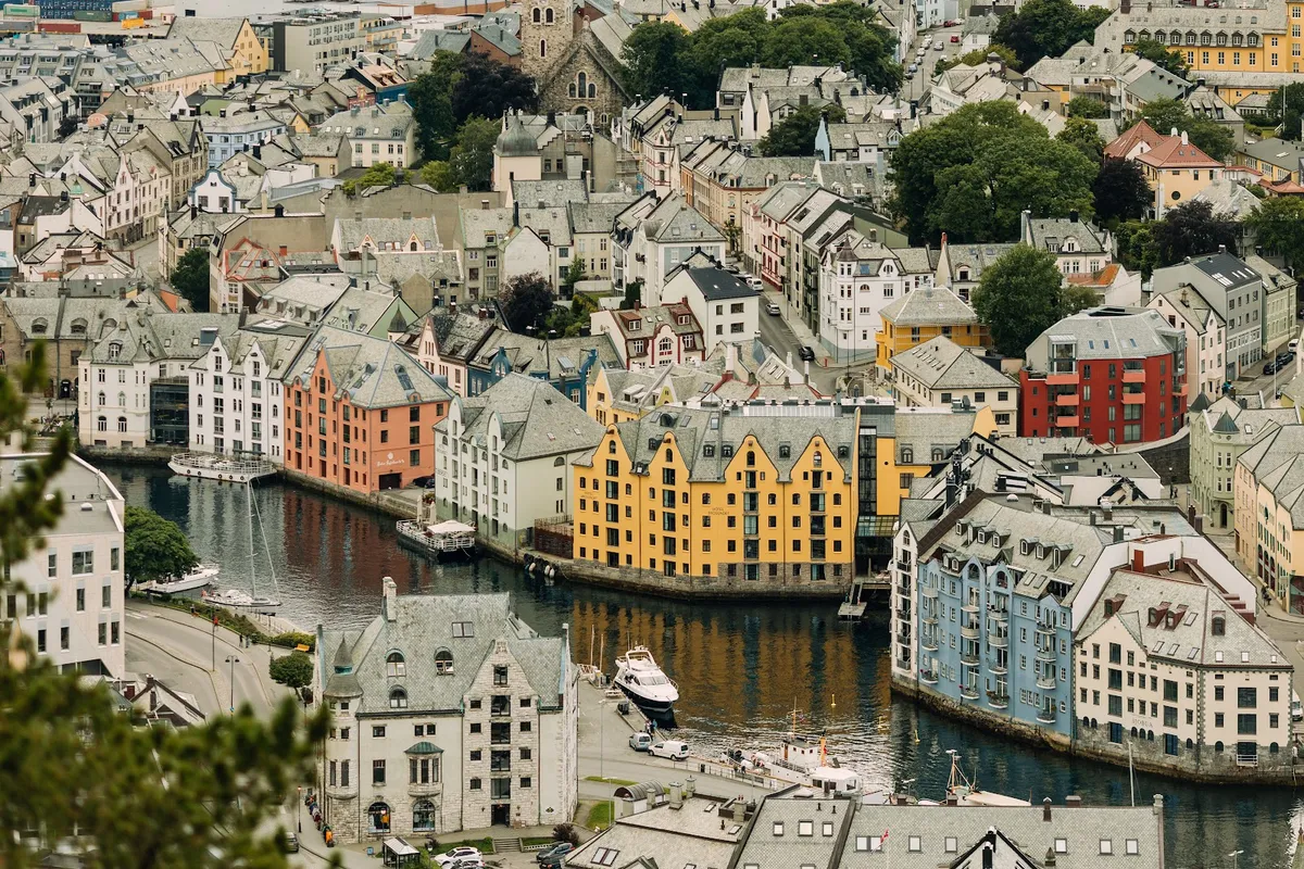 Brosundet, Alesund interior view