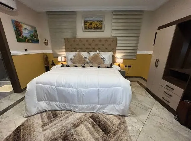 Brynx Haven, Elmina interior view