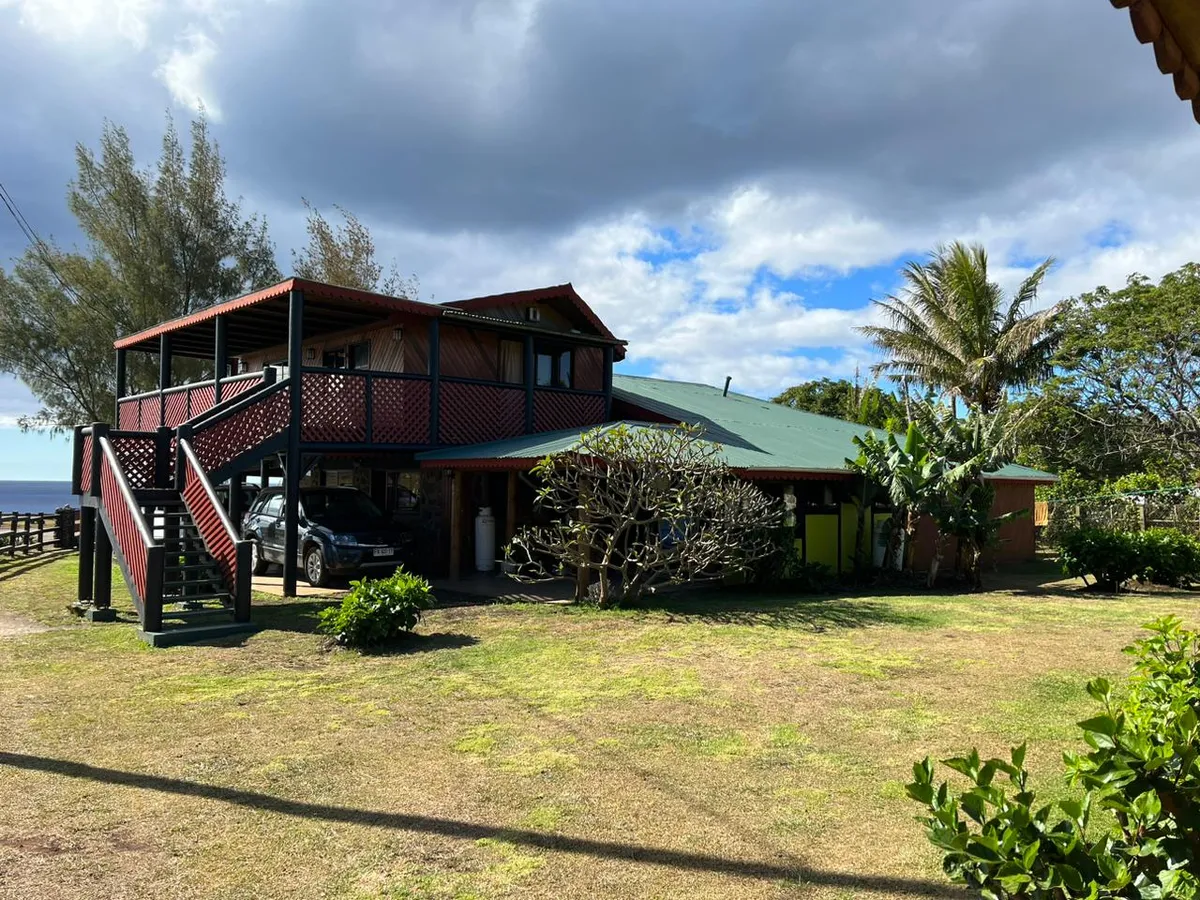 Cabanas Christophe, Easter Island interior view