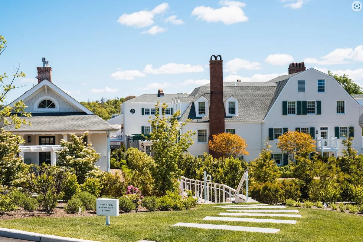 Canoe Place Inn & Cottages, The Hamptons interior view