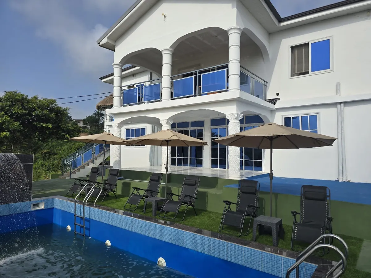 Cape Coast Travellers' Inn, Cape Coast interior view