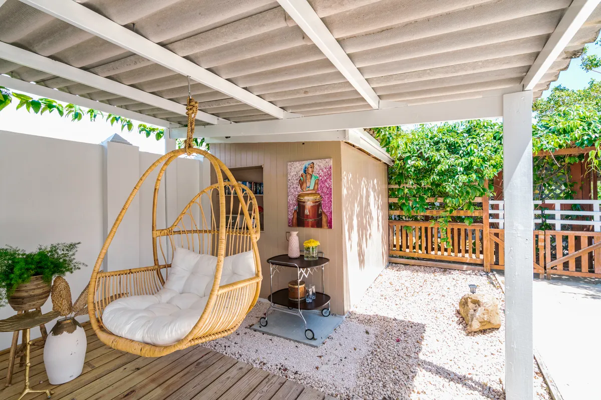 Casa Bohemian Curacao, Westpunt interior view