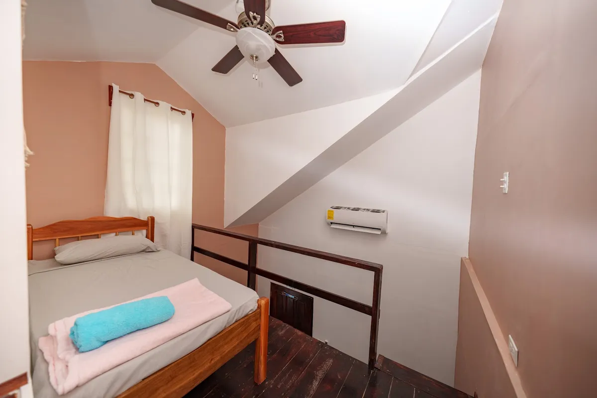 Casa De Shangrila Boutique Guesthouse, Belize City interior view